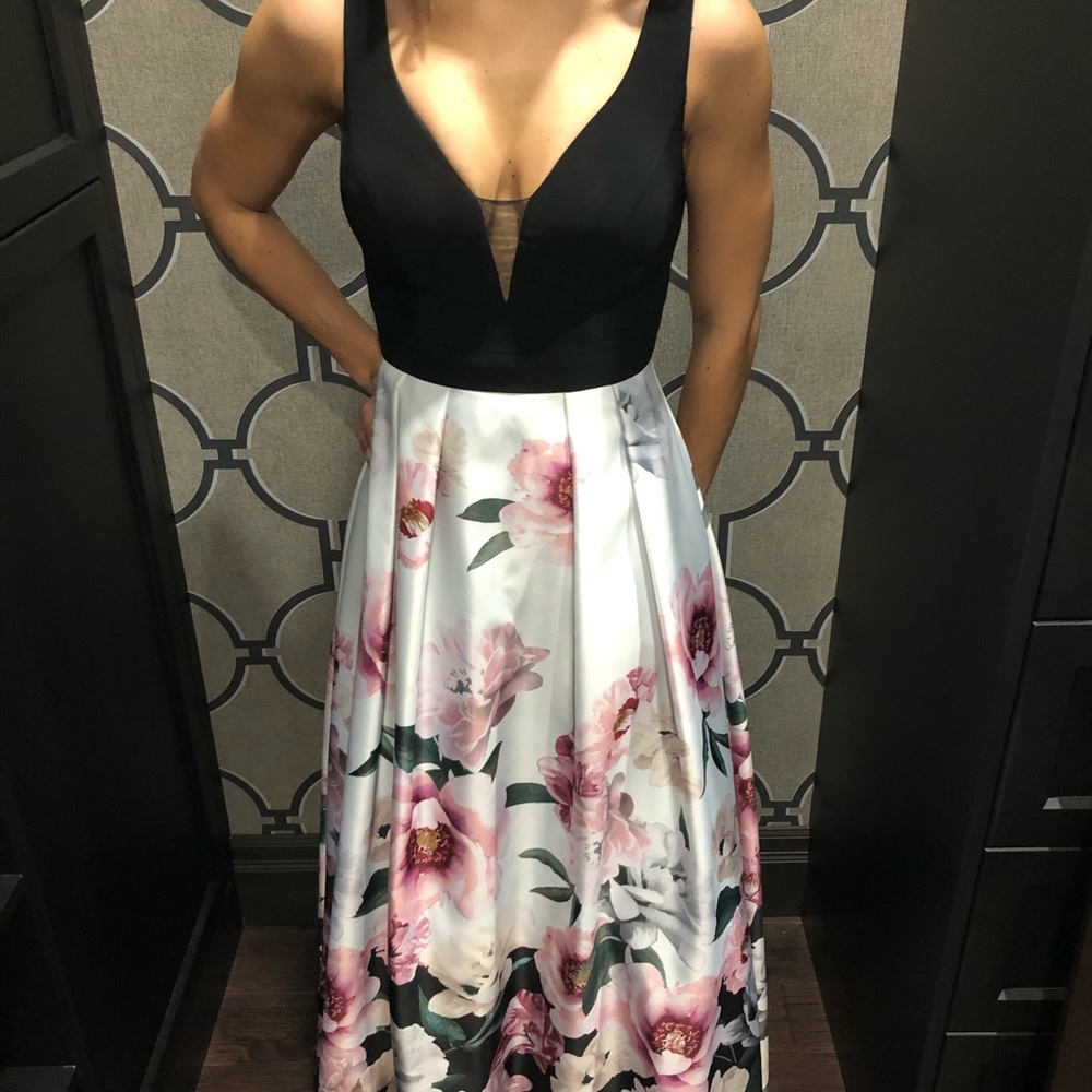 Elegant and seductive ball dress - Sz S